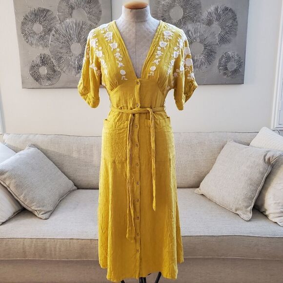 Free People Love to Love You Embroidered Button-Up Midi Dress size XS - Picture 4 of 13